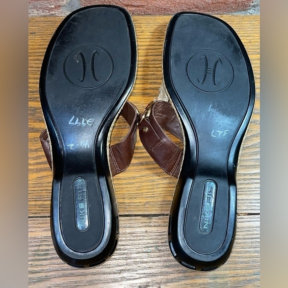 Cole Haan Nike Air Womens Brown Sandals with Gold Embellishment Size 9.5 - Picture 7 of 7